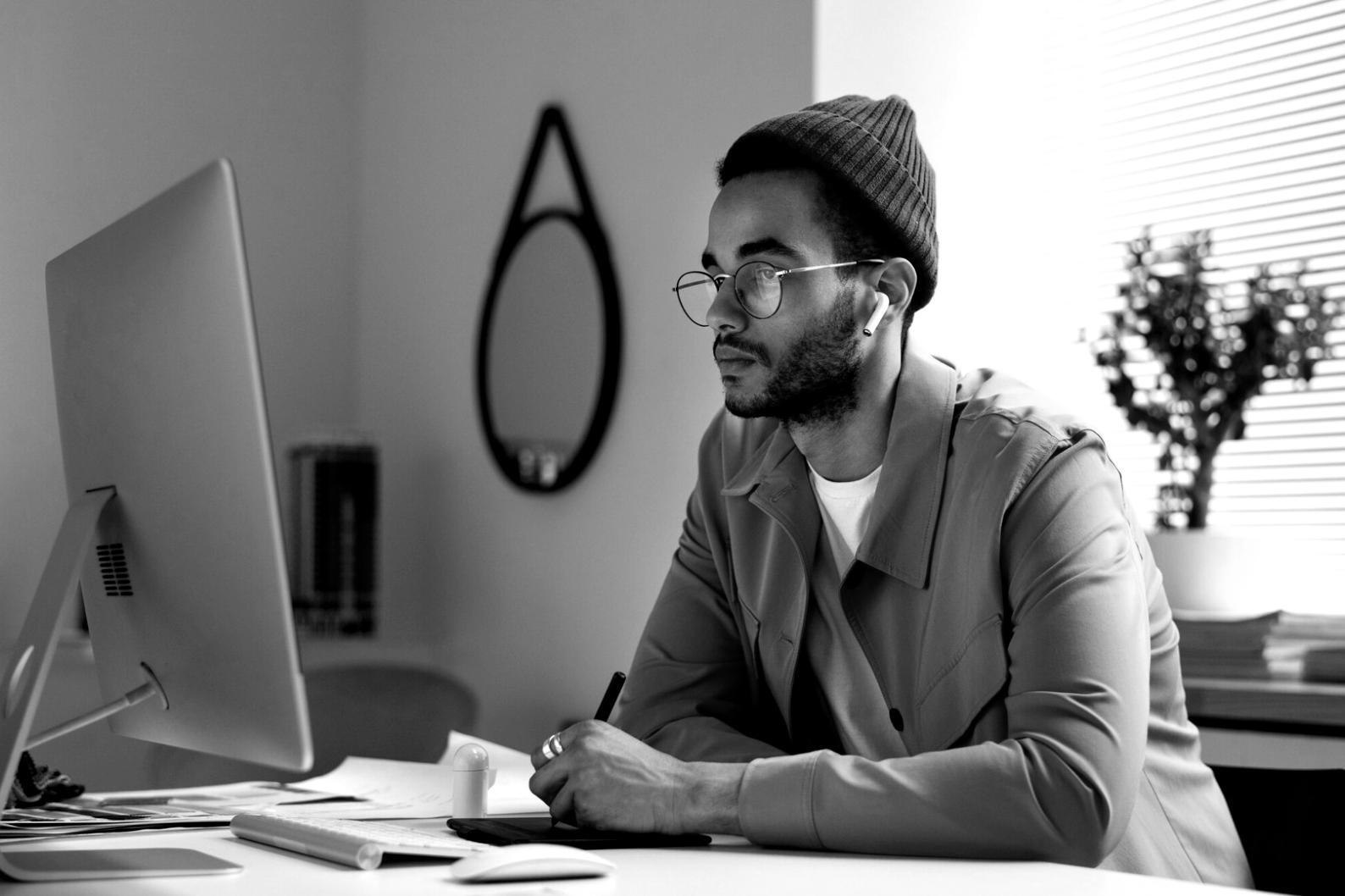 Teilnehmer arbeitet an SEO-Analyse